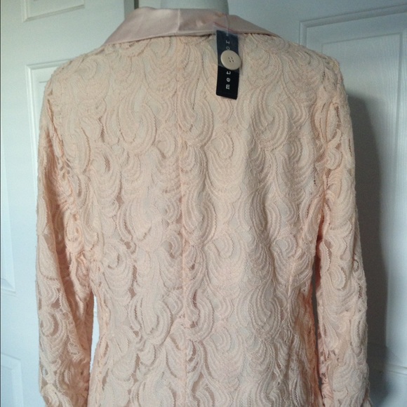 Blazer - Picture 4 of 4