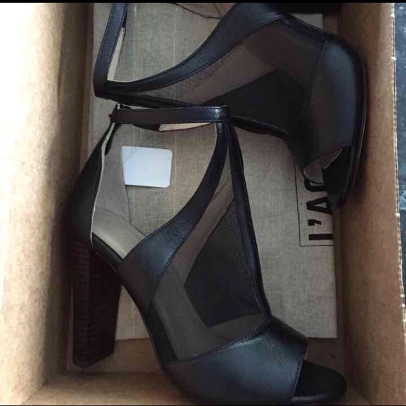 Designer leather heels - Picture 3 of 3