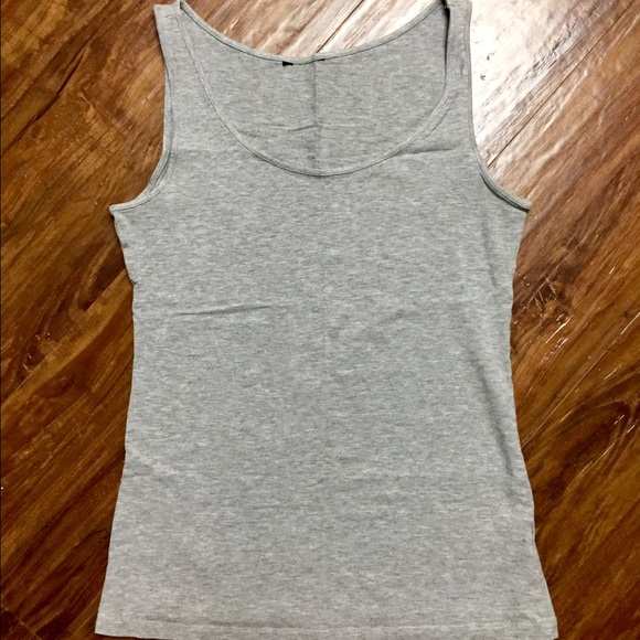 💕 H&M Stretchy Gray Tank 💟