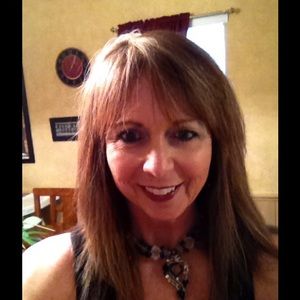 Meet your Posher, Debbie