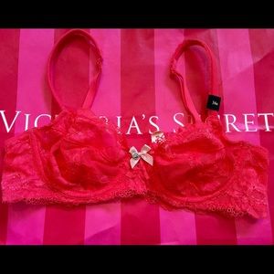 🆕💟Victoria Secret Body by Victoria Unlined Demi