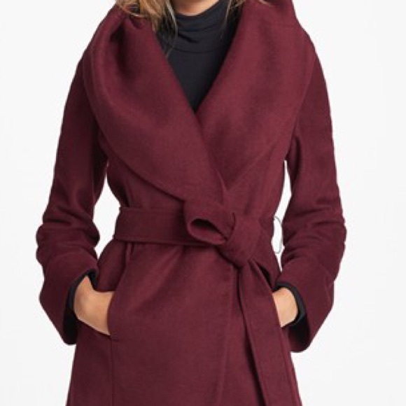 Elie Tahari Jackets & Blazers - Elie Tahari Wrap Hooded Coat