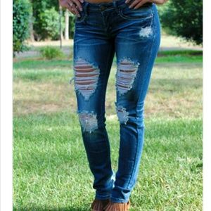 Distressed skinny jeans