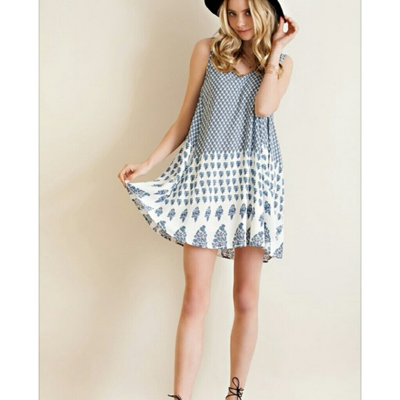 🎉 Summer Sale Item- Fun w Florals Shift Dress - Picture 2 of 3