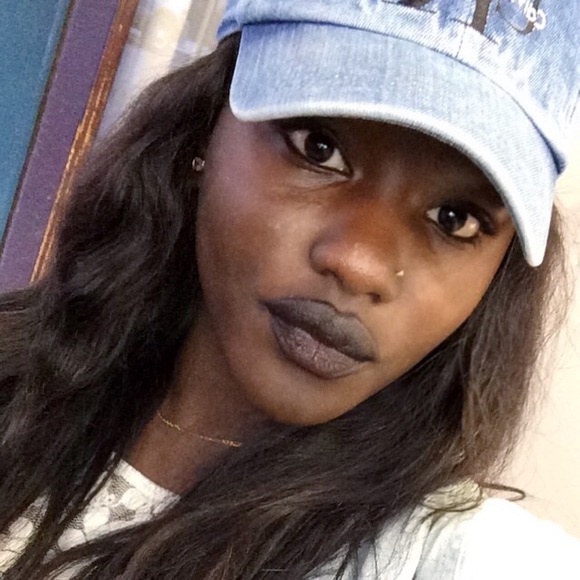 Meet your Posher, Sona - Picture 1 of 1