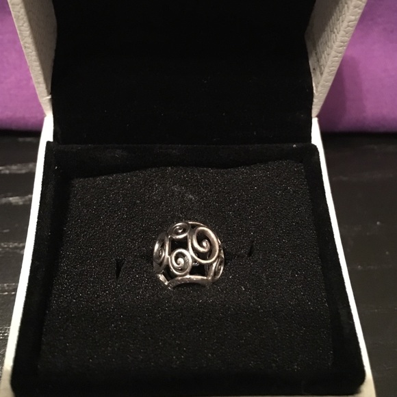 Mickey Swirl Charm Pandora