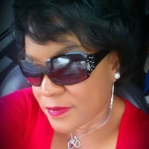 Meet your Posher, Janet