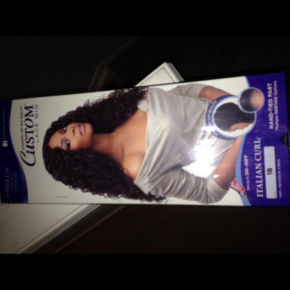 Lace wig never worn QUICK SELL *****