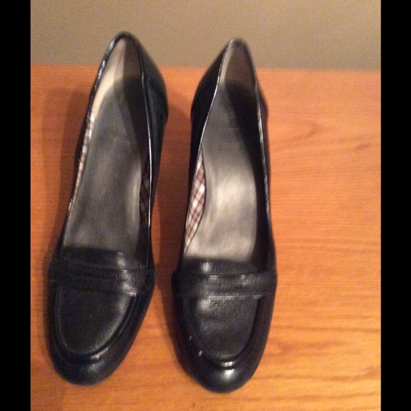 Black Loafer Style pump