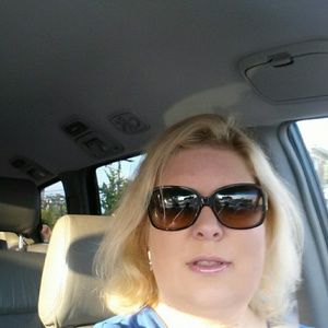 Meet your Posher, Christine