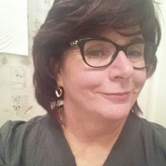 Meet your Posher, Leslie