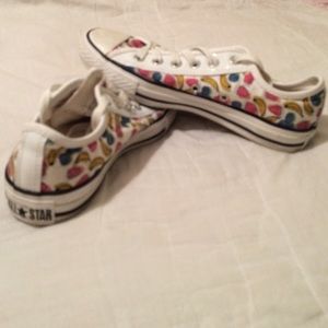Low top fruit Converse