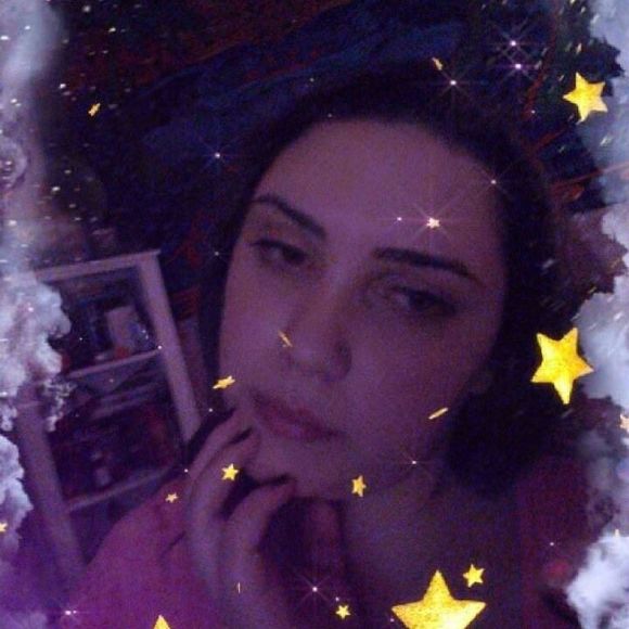 Meet your Posher, Alicia