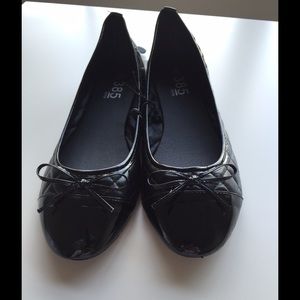 Brand New Classic black flats