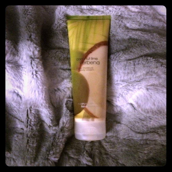 Coconut lime verbena bath and body works lotion