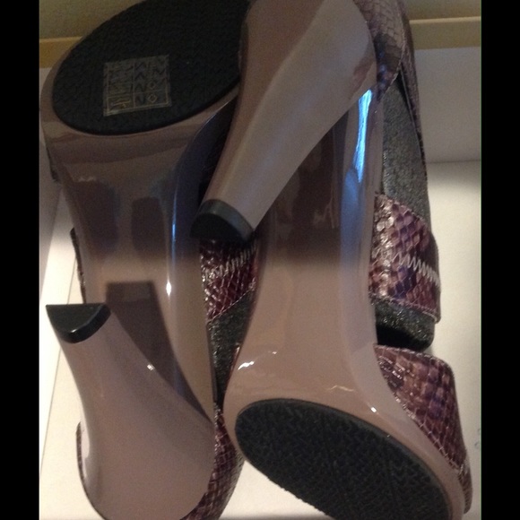 🆕🌸Michael Kors Sandals 🚫trades - Picture 3 of 4