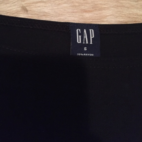 Black staple gap boat neck top - Picture 2 of 3