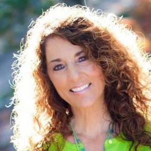 Meet your Posher, Chenoa