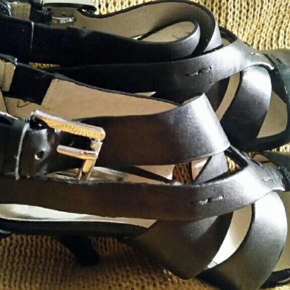 Micheal Kors Shoes - Picture 3 of 4