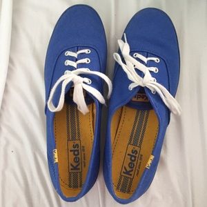 Indigo blue Keds!