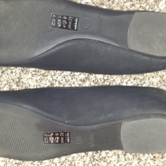 BRAND NEW Michael Antonio flats - Picture 3 of 3