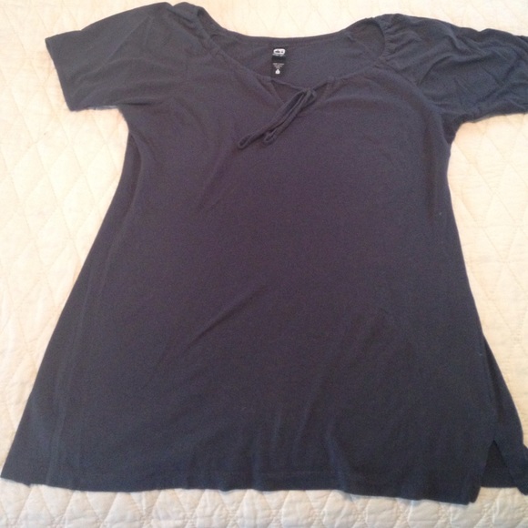 Vintage Soft t-shirt with tie detail.