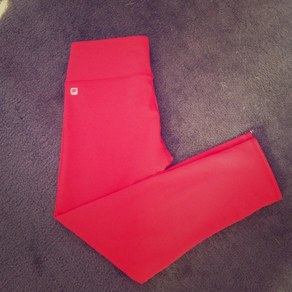 FABLETICS Salar Capri Leggings