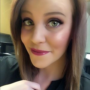 Meet your Posher, Crystal