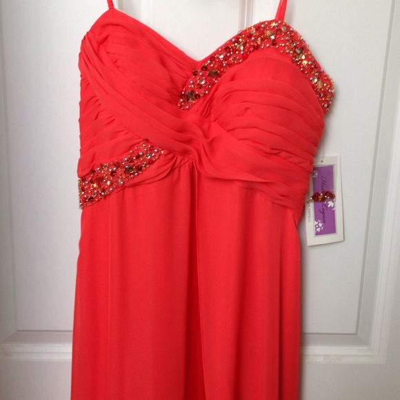NWT coral strapless prom dress!