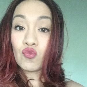 Meet your Posher, Desirae