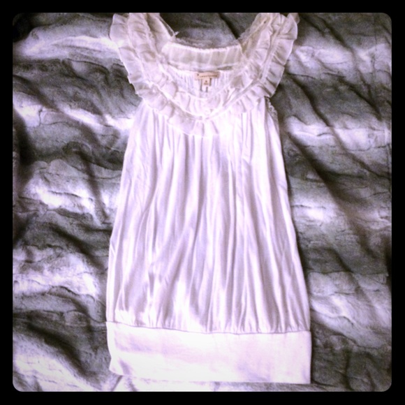 Super soft white ruffley top