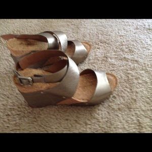 Lucky Brand Sandal for summer