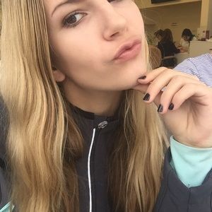 Meet your Posher, Michaela