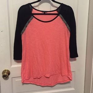 Bright pink and black 3/4 length sleeve top