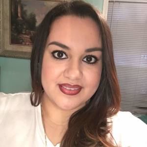 Meet your Posher, Yecenia