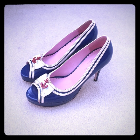 Super cute anchor heels