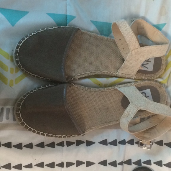 dolce vita sandals !