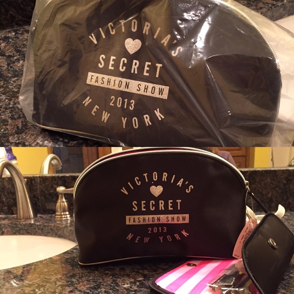 Victoria's Secret Handbags - BRAND NEW Victoria's Secret makeup bag and brushes