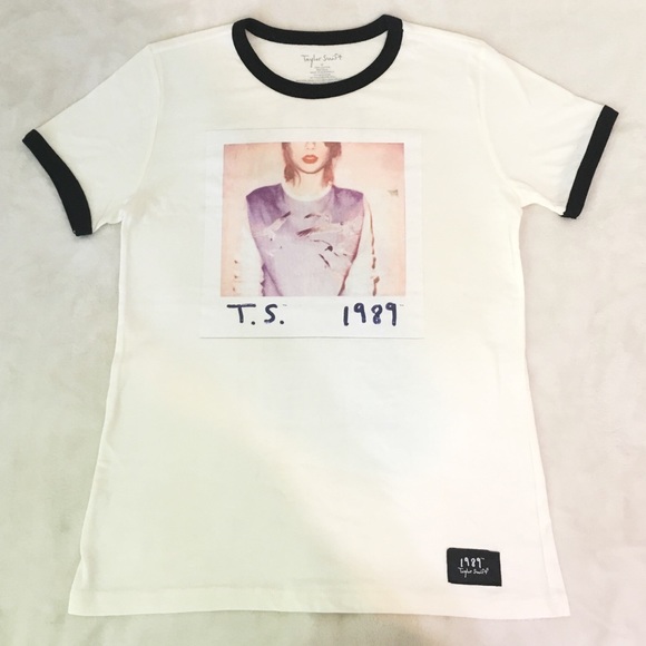 🚫🚫SOLD🚫🚫 Taylor Swift 1989 Tee - Picture 2 of 4