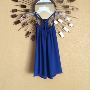 🐥SALE🐥 Blue Flowy Tank Top