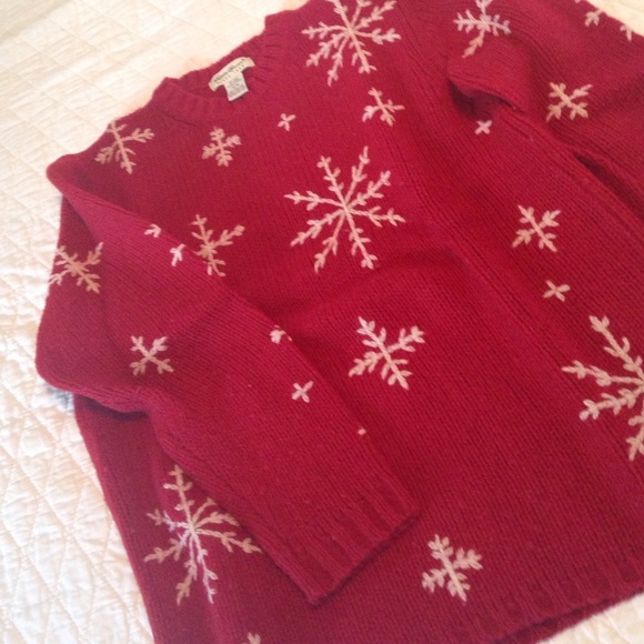 Wool sweater perfect for the holidays or skiing!