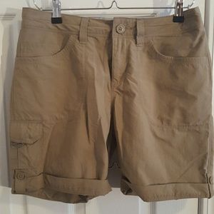Durable khaki shorts