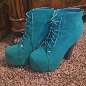 Teal platforms