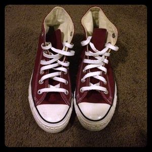 Maroon Converse Women's 7!