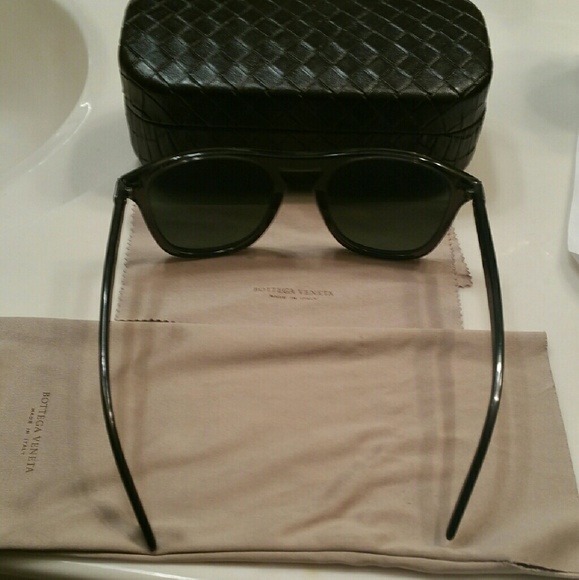 Bottega Veneta sunglasses - Picture 2 of 4