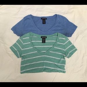 V-neck t-shirts