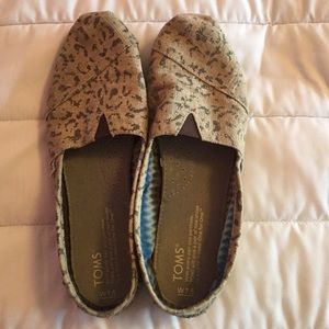 Cheetah print Toms