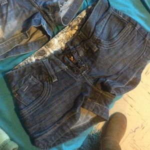 GUESS SHORTS AND CAPRIS