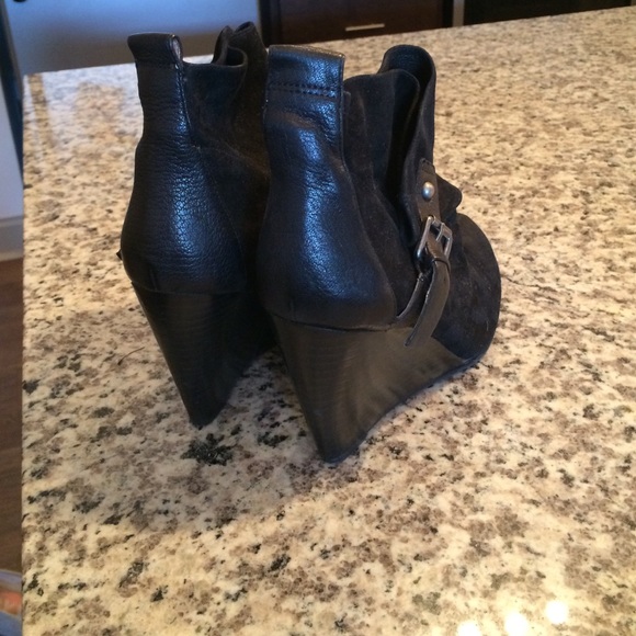 Suede and leather wedge ankle boots - Picture 3 of 4