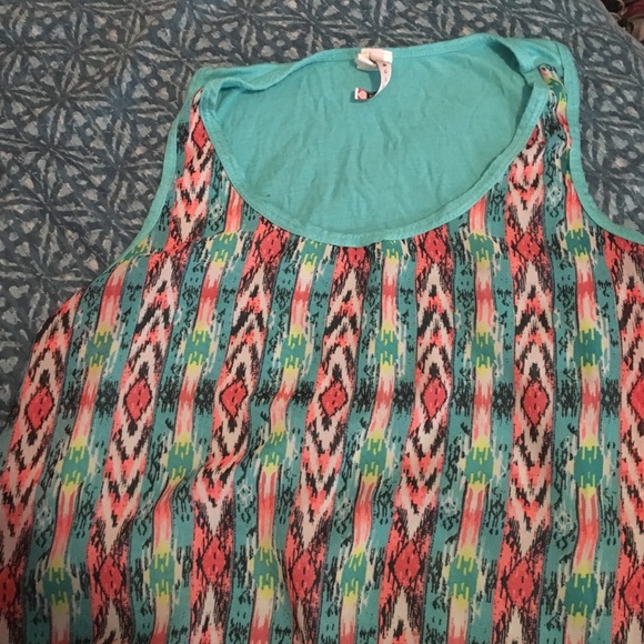 Sleeveless Multicolored Shirt